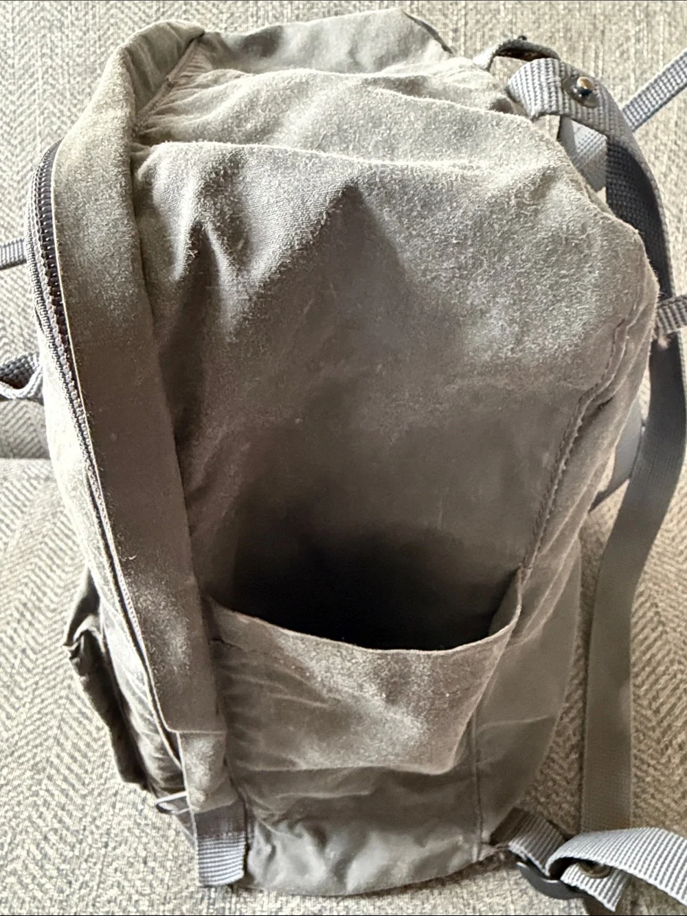 Fjallraven Kanken Frost Gray Backpack